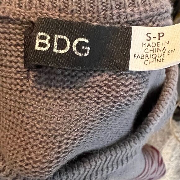 BDG Sweater - Picture 8 of 9